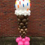 Ballonnen pilaar ijsje met topping