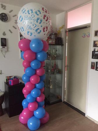 Ballonnen pilaar gender reveal wit