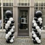 Ballonnenpilaren-zwart-wit